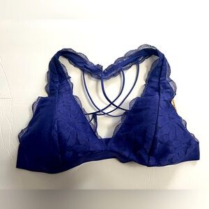 Victoria Secret, Pink bralette